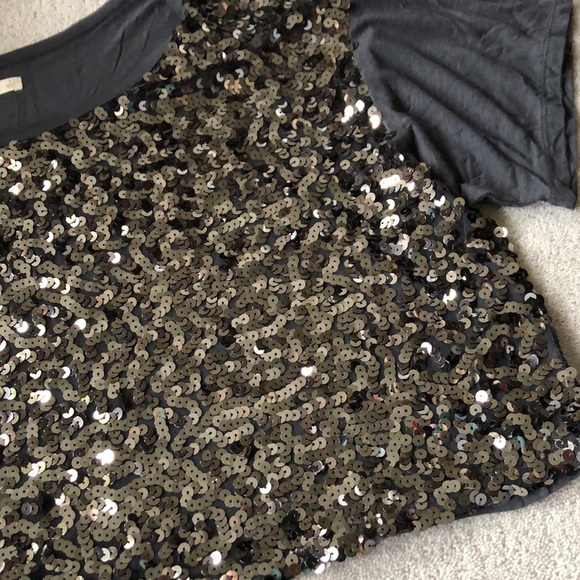Hollister sequin t-shirt! - Picture 4 of 5